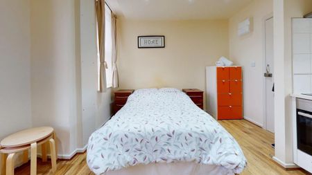 Studio to rent - Photo 2