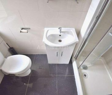 Erleigh Court Gardens, Reading, RG6 - Photo 5