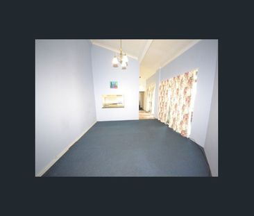 Large Unit, High Ceilings - Photo 5