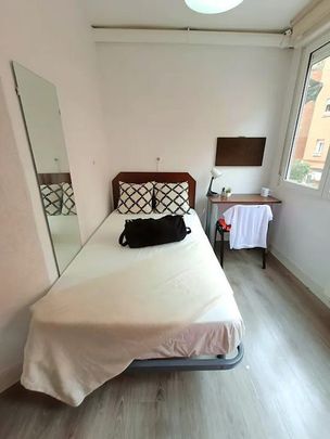 Calle Lilas, Getafe, Community of Madrid 28903 - Photo 1