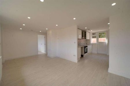 Aspal Park, Beck Row, Bury St. Edmunds, Suffolk, IP28 - Photo 2