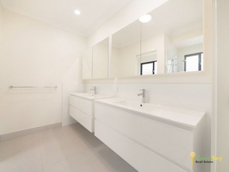 Impressive Large Home in Popular Estate!! - Photo 3