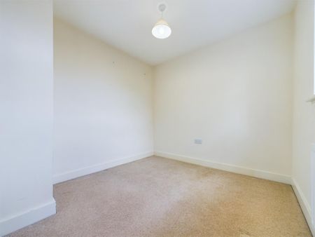 4 bedroom detached house to rent - Photo 3