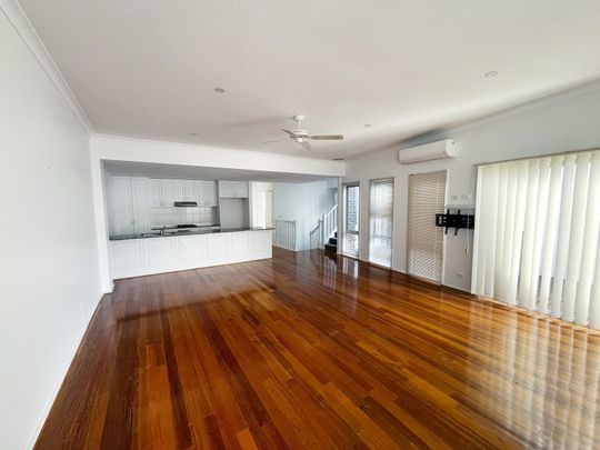 Panoramic Views, Modern Comfort & Effortless Living - Photo 1