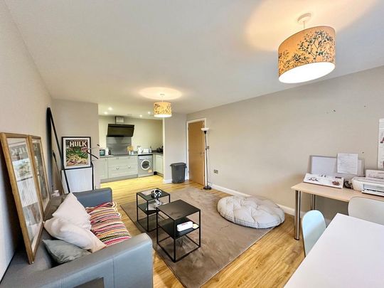 2 bedroom property to rent - Photo 1