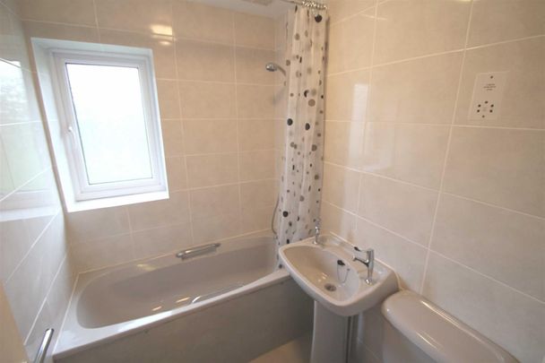 Katherine Close, HP3 9QT, Hemel Hempstead - Photo 1