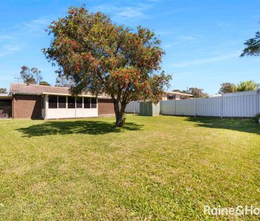 Family Home with Expansive Backyard - Photo 4