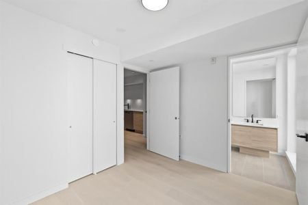 1BEDROOM IN DESIRABLE MOUNT PLEASANT - Available August 1st - Photo 3