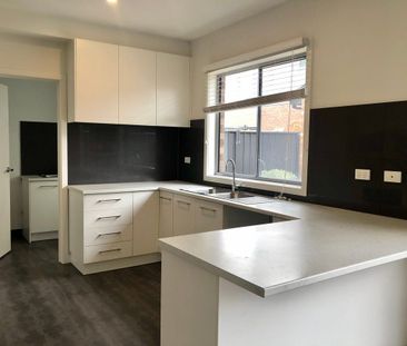 2/157 Hickford Street, Reservoir VIC 3073 - Photo 5