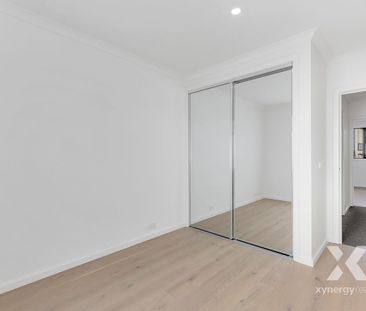 Stunning 3-Bedroom Townhouse in the Heart of Braybrook! - Photo 4