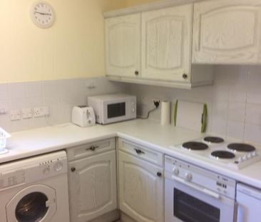 2 bedroom flat to rent - Photo 6