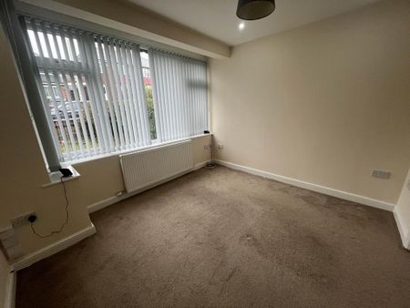 3 bedroom semi-detached house to rent - Photo 4
