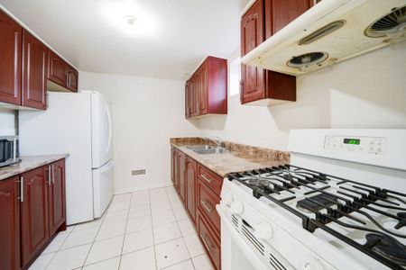 For Lease - 5 Claresholme Drive, Toronto, Ontario - Photo 2