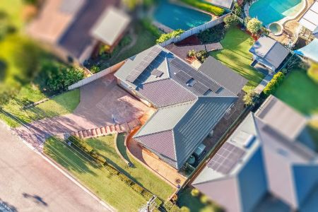 Newly Renovated Family Home with Separate Home Office/Studio - Photo 2