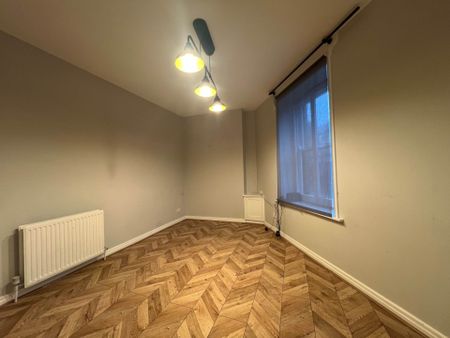 Price £700 pcm - Available Now - Unfurnished - Photo 3