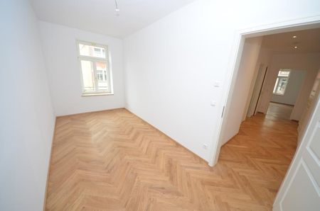 Denkmalgeschütztes Objekt mit Fußbodenheizung, Balkon und Parkett ! - Foto 4