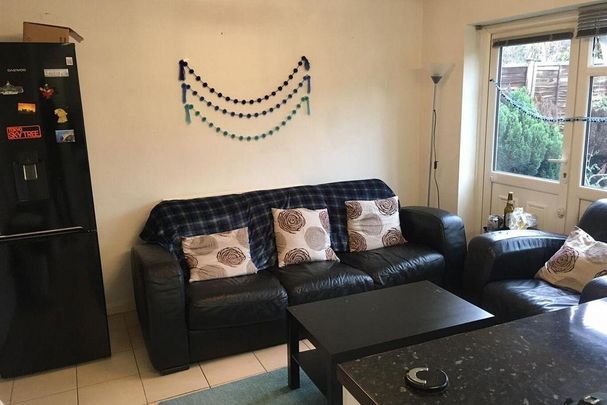 4 bedroom house to rent - Photo 1