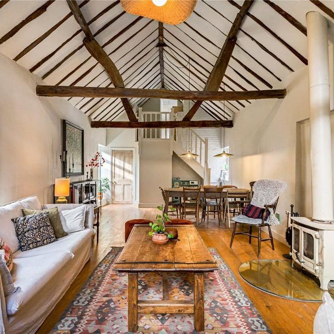 4 bedroom semi-detached house to rent - Photo 1