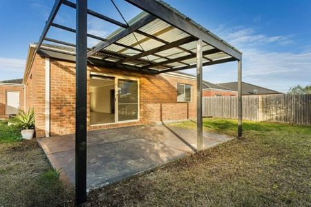 39 Windrest Way, Point Cook VIC, Belconnen - Photo 2