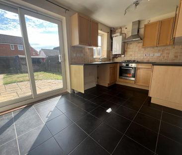 2 bedroom semi-detached house to rent - Photo 3