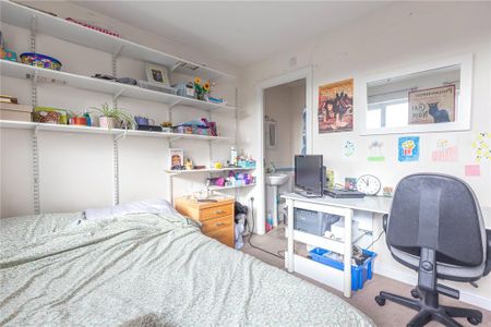 4 bedroom terraced house to rent - Photo 5