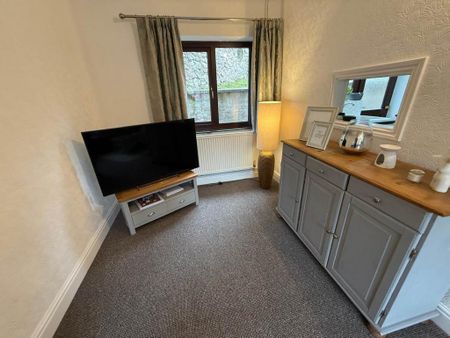 4 bedroom detached house to rent - Photo 2