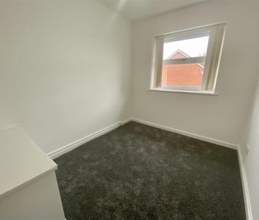 5 bedroom detached house to rent - Photo 3