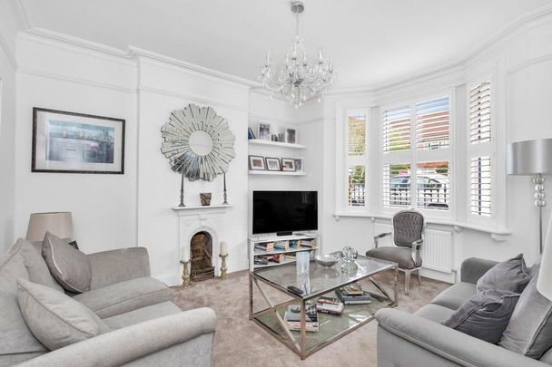 3 bedroom end of terrace house to rent - Photo 1