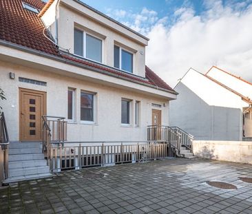 NAVA | 5-IZBOVÝ RODINNÝ DOM SO ZÁHRADOU NA PRENÁJOM V TRNÁVKE - SLO... - Photo 1