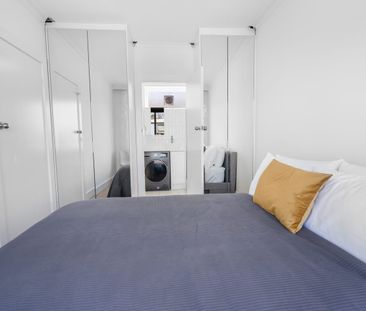 "Sanctuary in the Heart of Prahran" FULLY FURNISHED - Photo 3