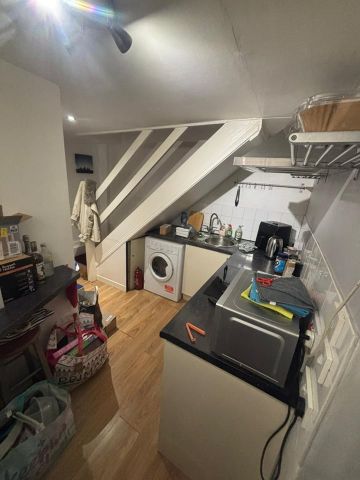 1 Bed Flat, Bexley Square, M3 - Photo 3