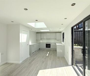 Etchingham Park Road, London - Photo 5