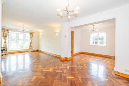 5 bedroom detached house to rent - Photo 4