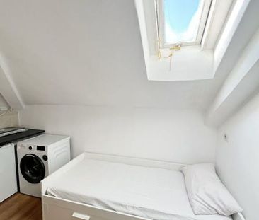 Via André-Marie Ampère, Milan, Lombardy 20131 - Photo 4