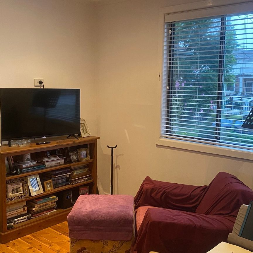 Toongabbie - Photo 1