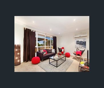 Family home with large fenced yard - Photo 2