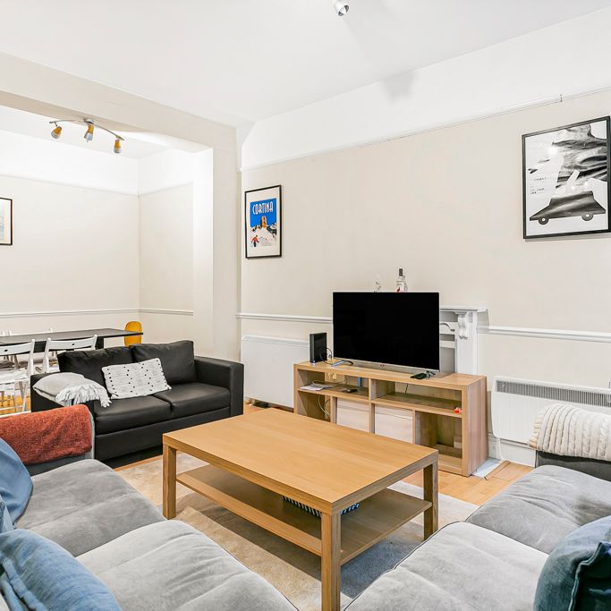 Gloucester Road, London, SW7 4AU - Photo 1