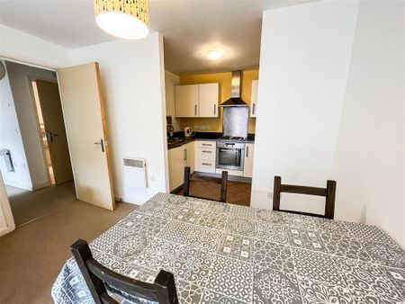 2 bedroom apartment to rent - Photo 2