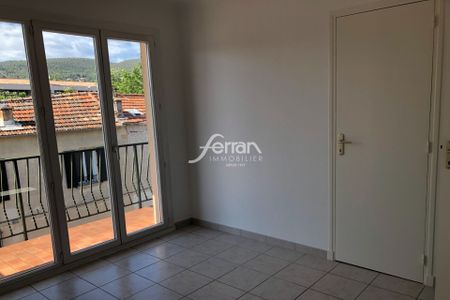 Location Appartement 3 pièces 80m² DRAGUIGNAN 83300 - Photo 5