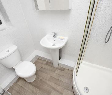 6 bedroom house to rent - Photo 1