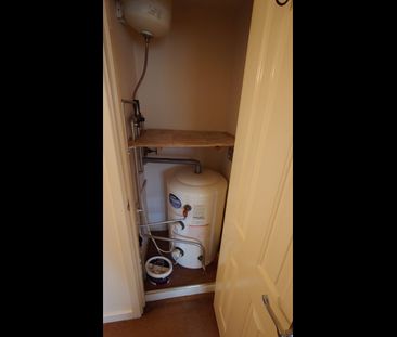 2 Bed Flat, Cavalier Court, CV3 - Photo 3