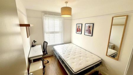 1 bedroom in a house share to rent - Photo 5