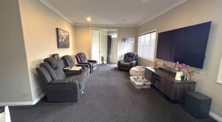 4 Bedroom, Clive - Photo 3