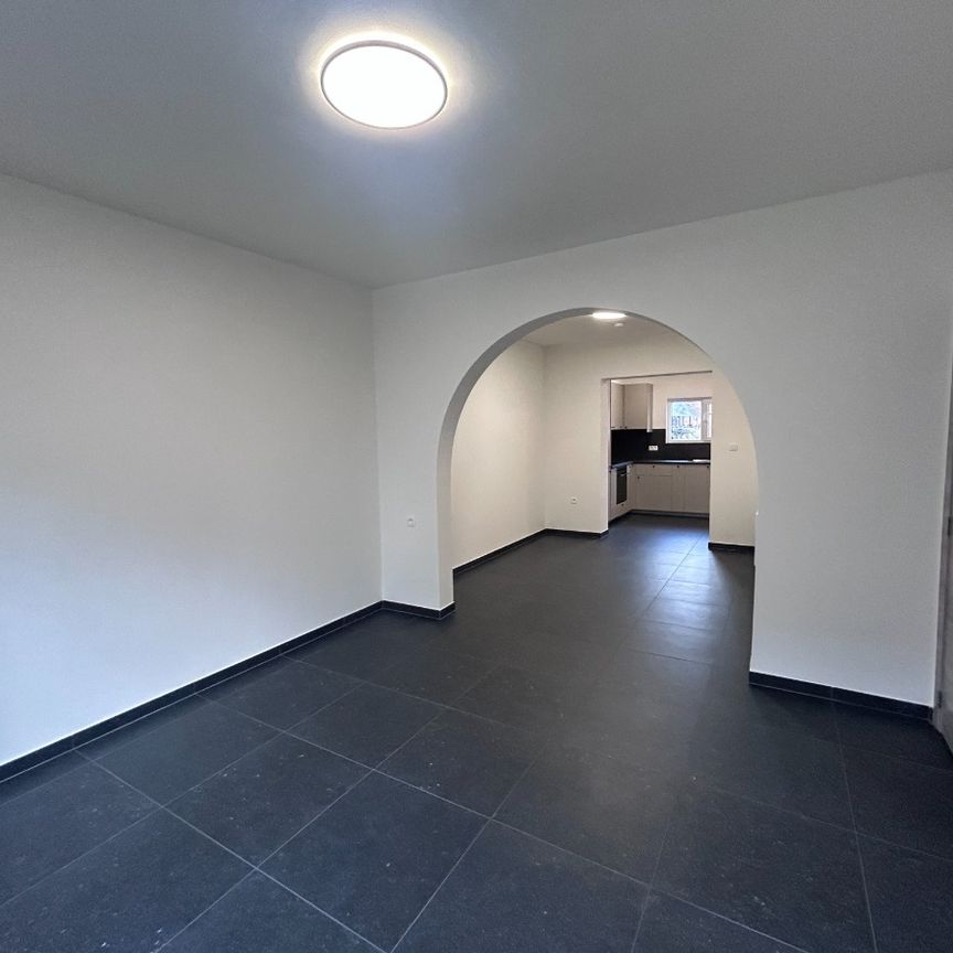 Gerenoveerde stadswoning met 3 slpks in Hasselt - Photo 1