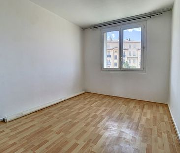 Appartement 3 pièces 57m2 MARSEILLE 14EME 750 euros - Photo 3