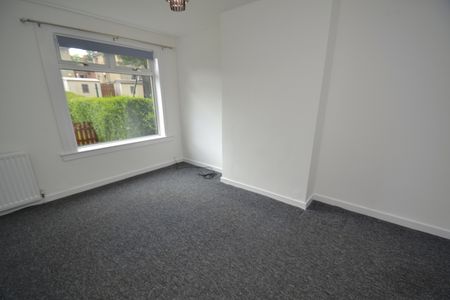 3 bed flat to rent in Colinslie Road, Glasgow, G53 - Photo 4