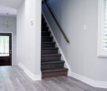 For Lease - 16 Normandy Place, Oakville, Ontario - Photo 2
