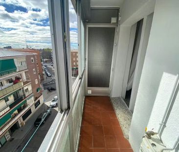 Calle de Tordegrillos, Madrid, Community of Madrid 28021 - Photo 1