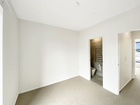 2 En Suite Townhouse for Rent + 1 car park - Photo 5