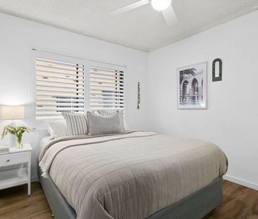 Stylish Beachside Apartment in Boutique Block - Photo 2